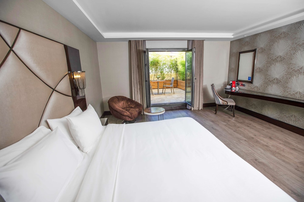 DoubleTree by Hilton Istanbul Gayrettepe 6