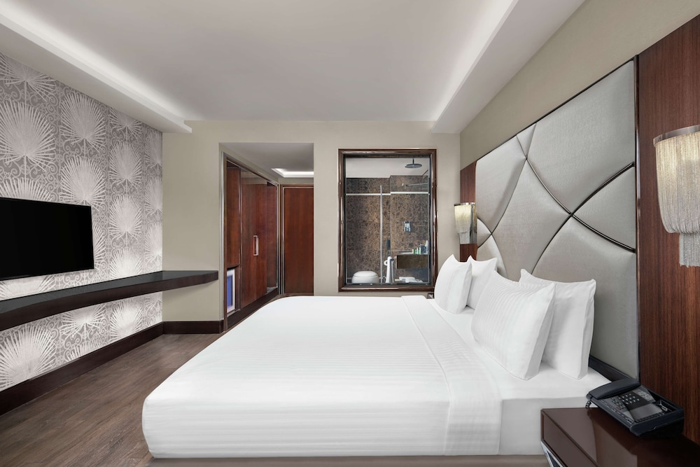 DoubleTree by Hilton Istanbul Gayrettepe 11