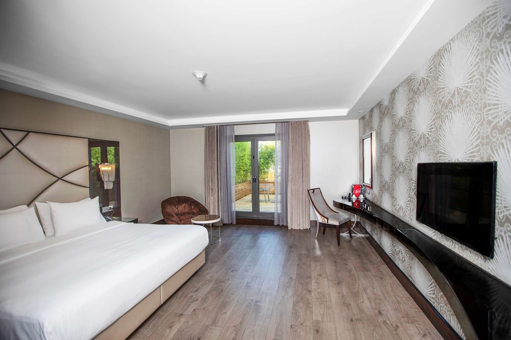 DoubleTree by Hilton Istanbul Gayrettepe 10