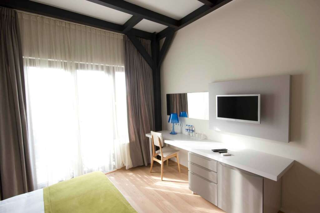 Calanthe Residence 16
