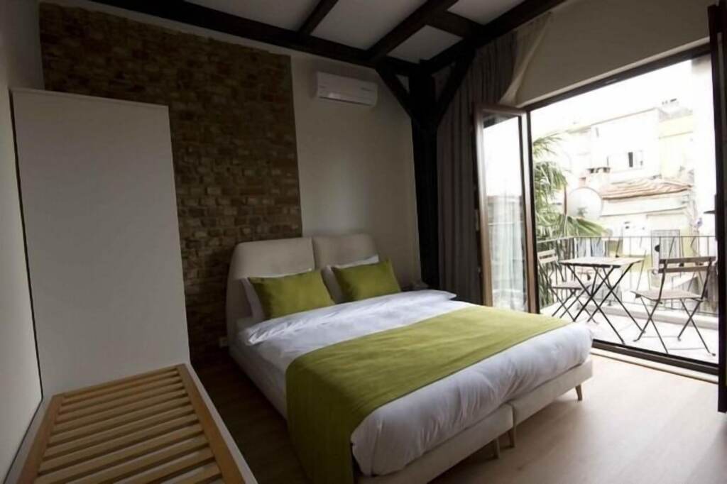 Calanthe Residence 8