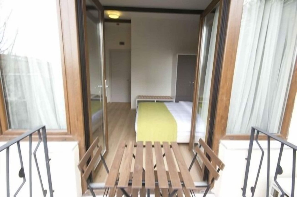 Calanthe Residence 17
