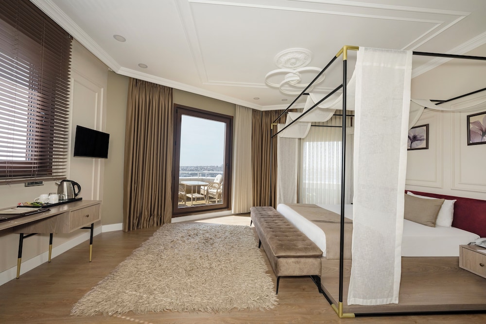Continental Hotel Pera 10