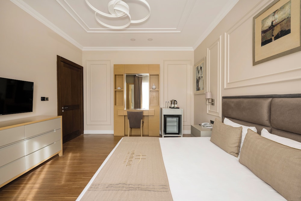 Continental Hotel Pera 6