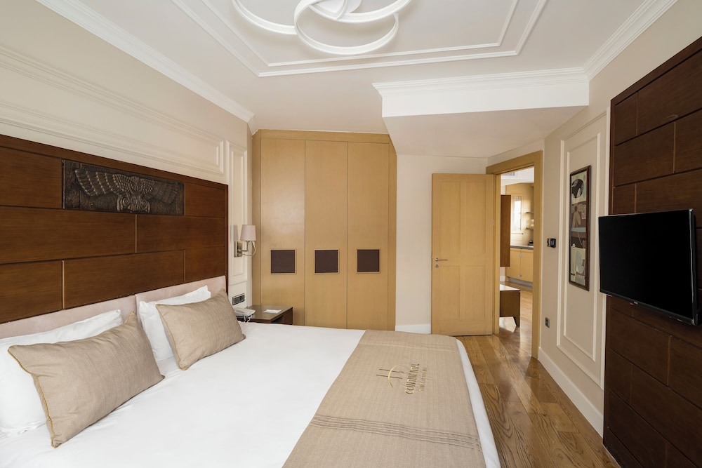 Continental Hotel Pera 19