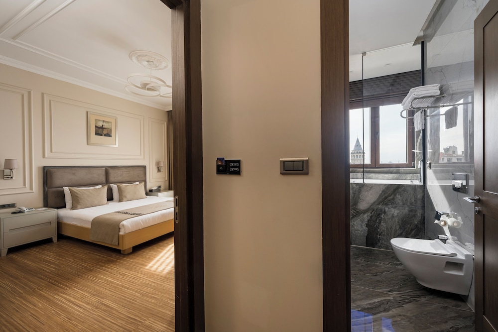 Continental Hotel Pera 7