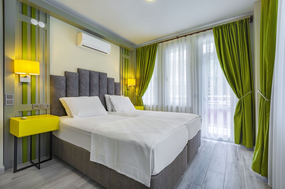 Twin Apart Hotel 12