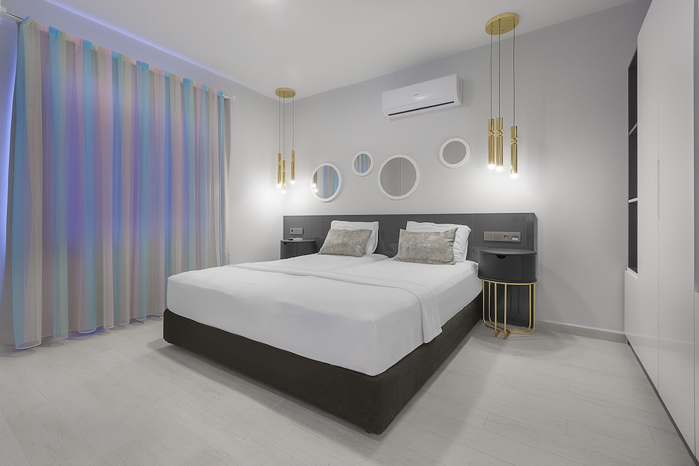 Twin Apart Hotel 14