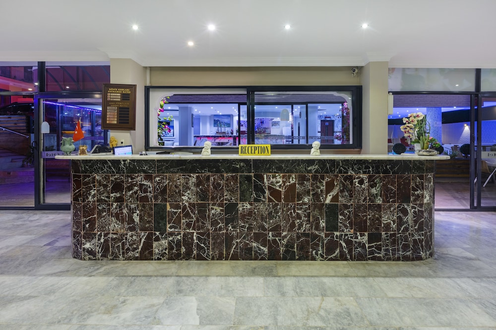 Twin Apart Hotel 3