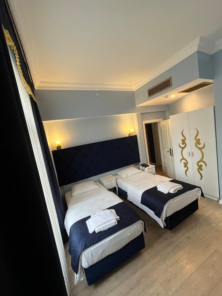 Boss To Hotel Taksim 24
