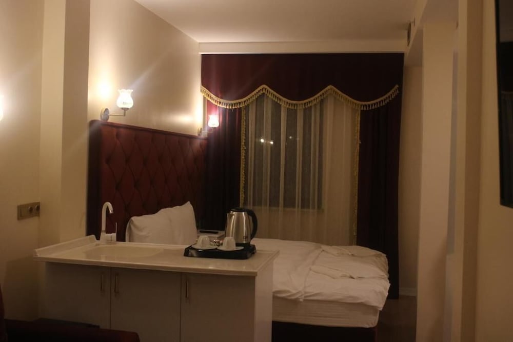 Boss To Hotel Taksim 11
