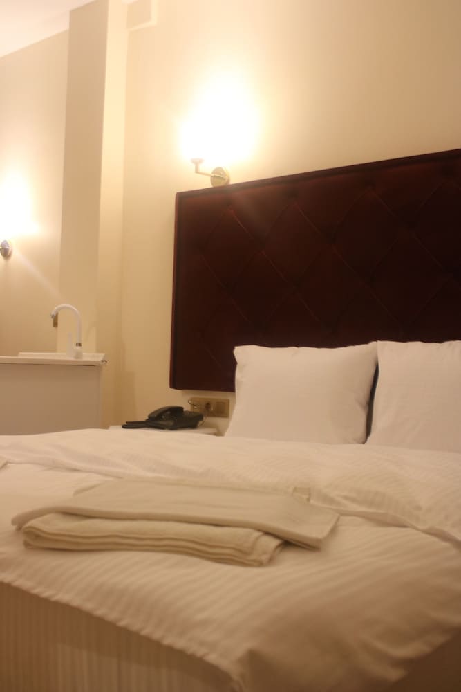 Boss To Hotel Taksim 14