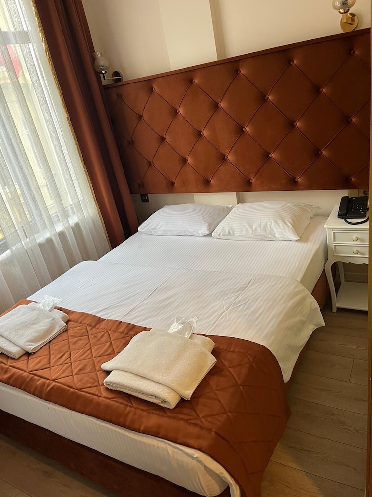 Boss To Hotel Taksim 23