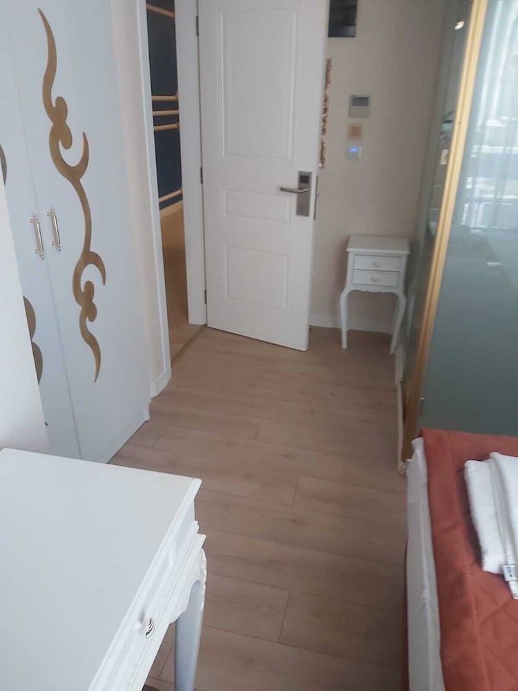 Boss To Hotel Taksim 18