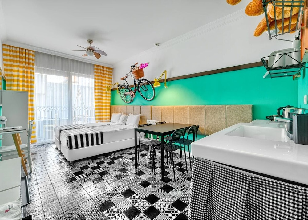 Anjeliq Downtown Boutique Hotel 8