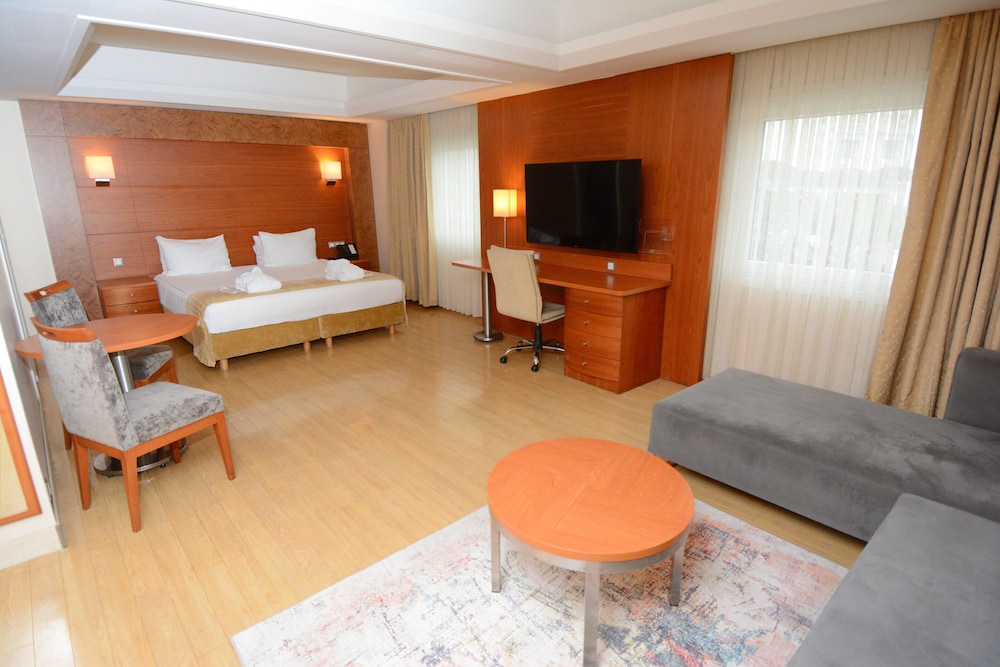 Holiday Inn Istanbul City 24