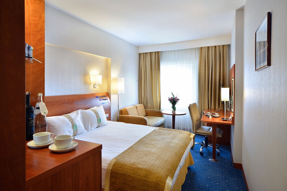 Holiday Inn Istanbul City 7