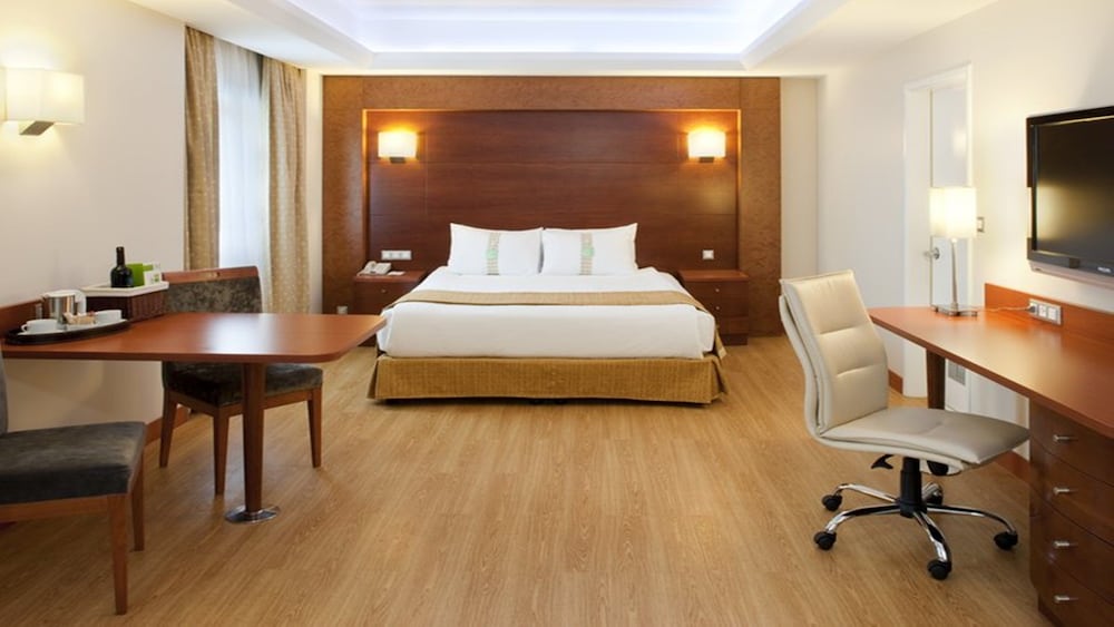 Holiday Inn Istanbul City 12