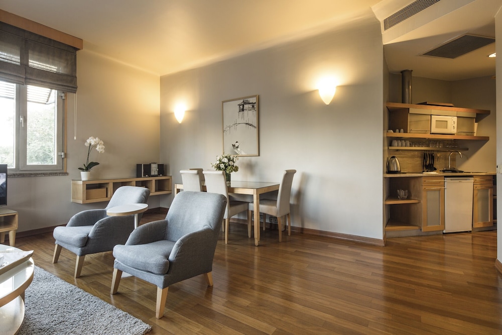 Taxim Suites 22