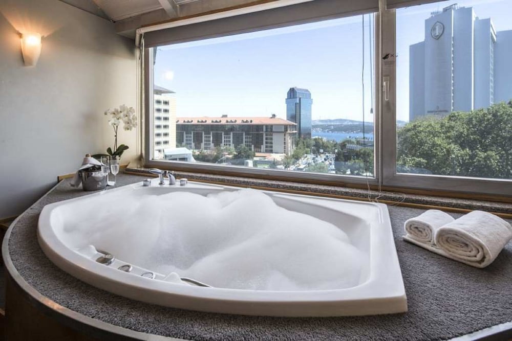 Taxim Suites 14