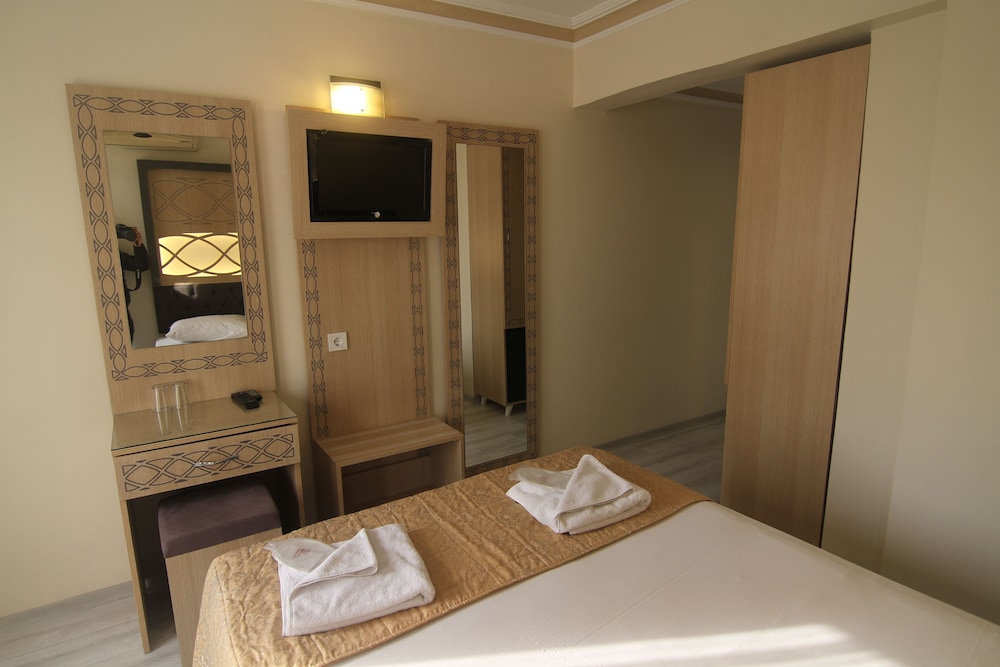 Grand Liza Hotel 19