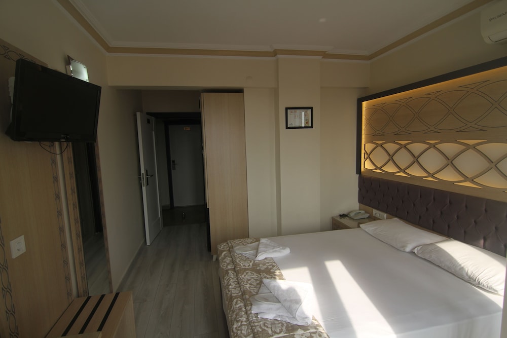 Grand Liza Hotel 11