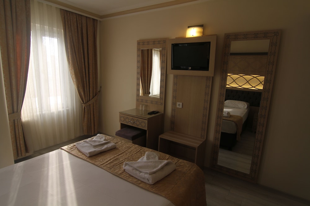 Grand Liza Hotel 12
