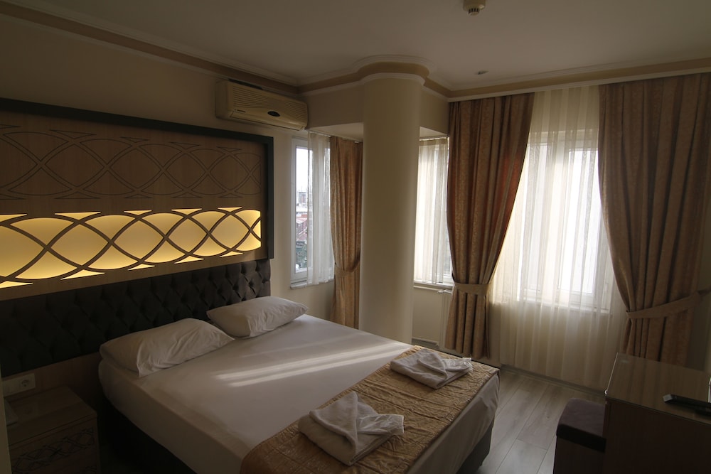 Grand Liza Hotel 3