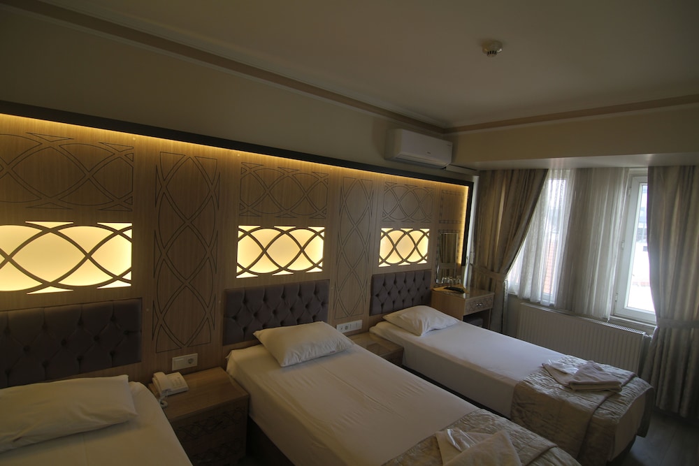 Grand Liza Hotel 9