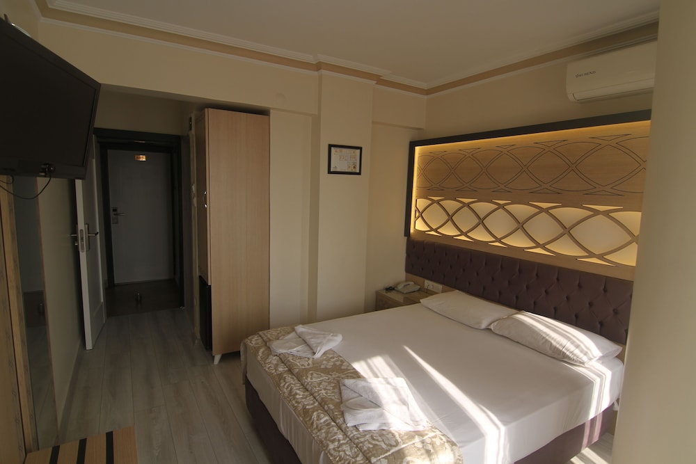 Grand Liza Hotel 4
