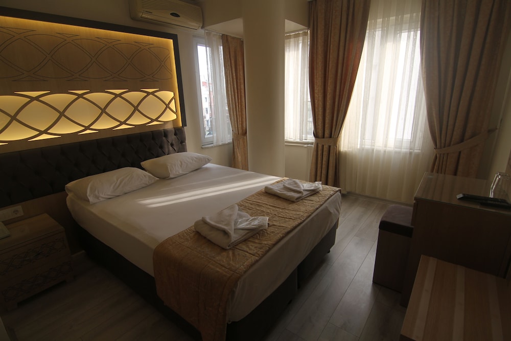 Grand Liza Hotel 21