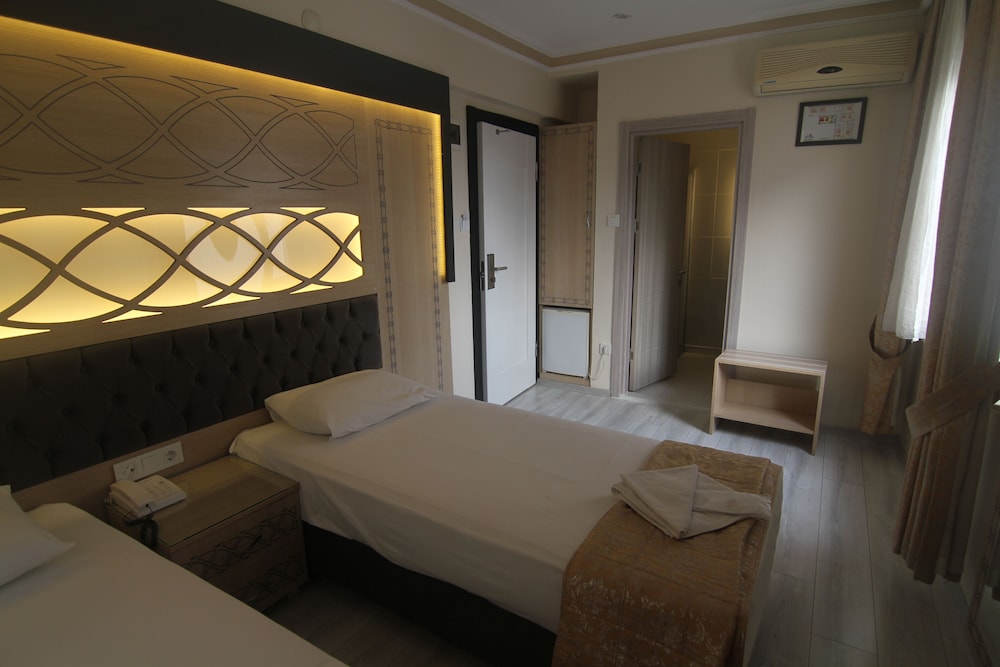 Grand Liza Hotel 7