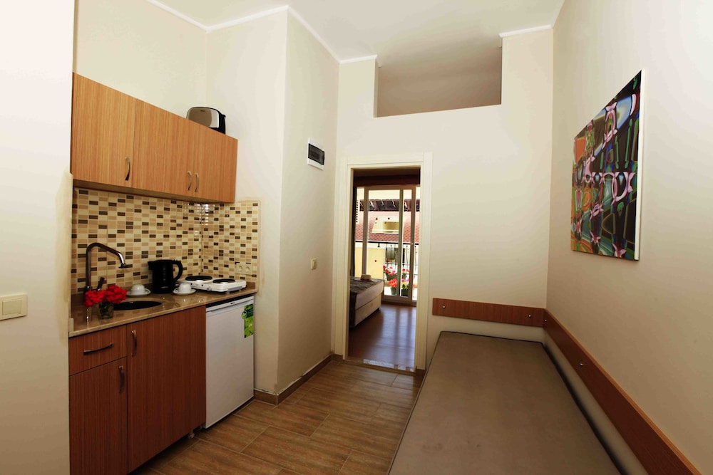Sun City Apartments & Hotel 5