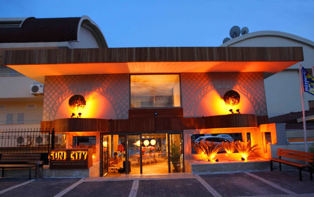 Sun City Apartments & Hotel 1