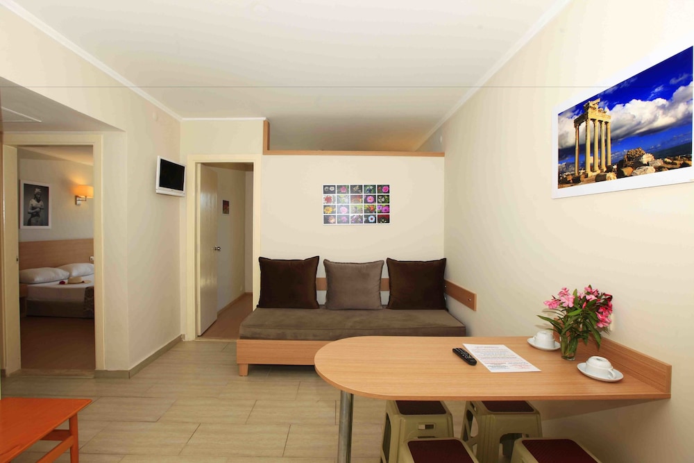 Sun City Apartments & Hotel 13