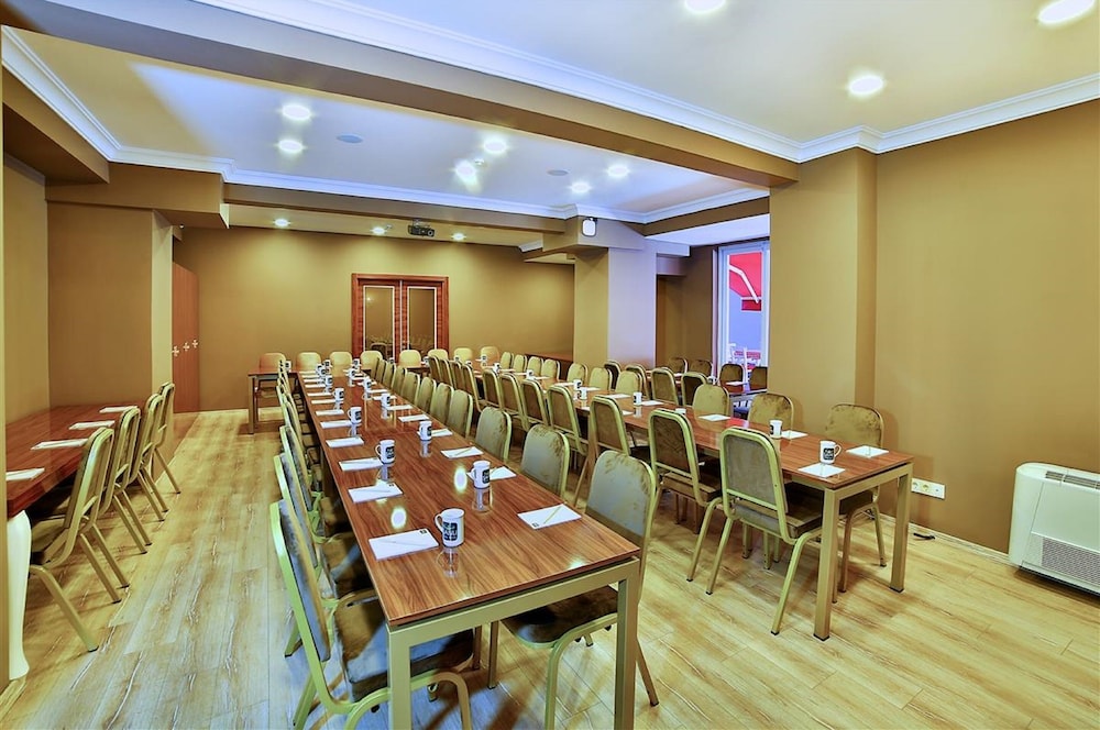 The Hera Premium Hotels 24