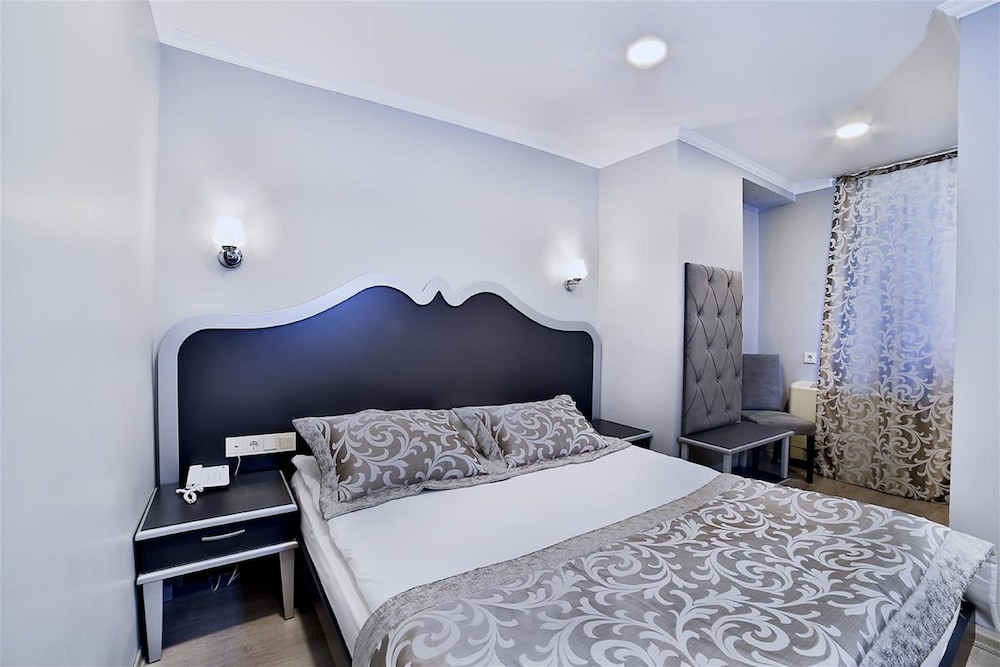 The Hera Premium Hotels 14