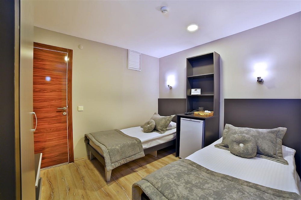 The Hera Premium Hotels 15