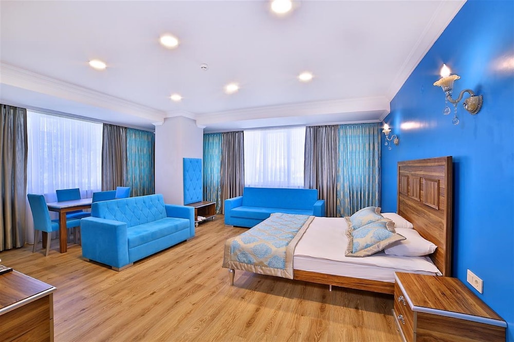 The Hera Premium Hotels 4