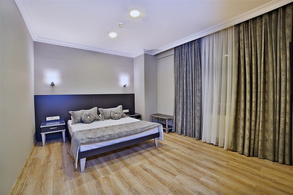 The Hera Premium Hotels 16