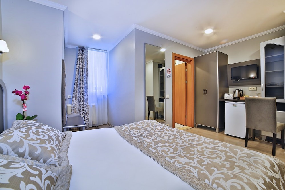 The Hera Premium Hotels 18