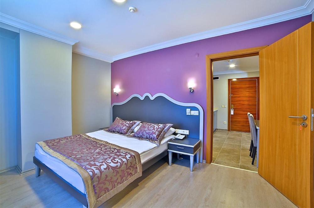 The Hera Premium Hotels 9