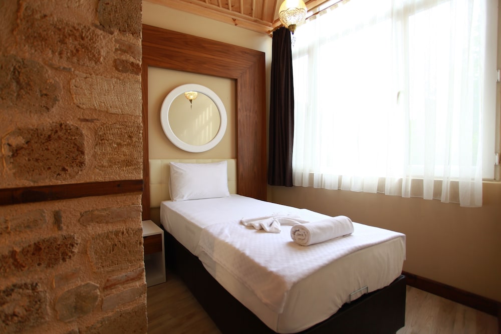 Bacchus Pension 13