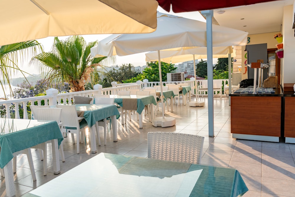 Bacchus Pension 17