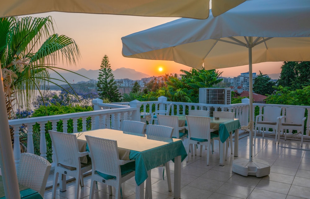 Bacchus Pension 18