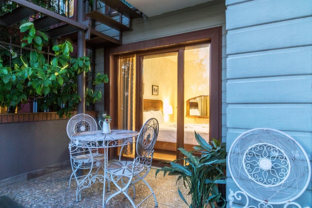 Bucoleon Hotel 21