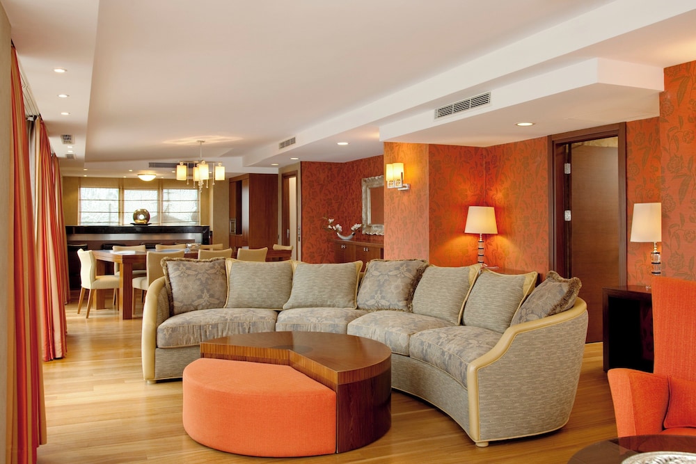Holiday Inn Istanbul - Sisli 8