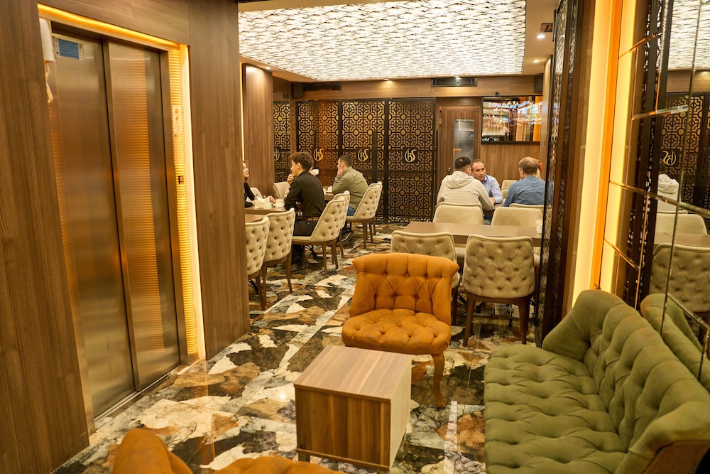 Bonne Sante Hotel 5