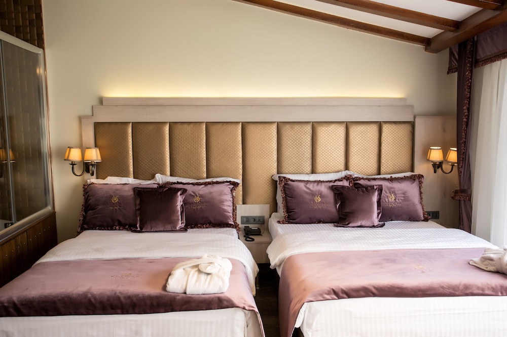 Bonne Sante Hotel 23