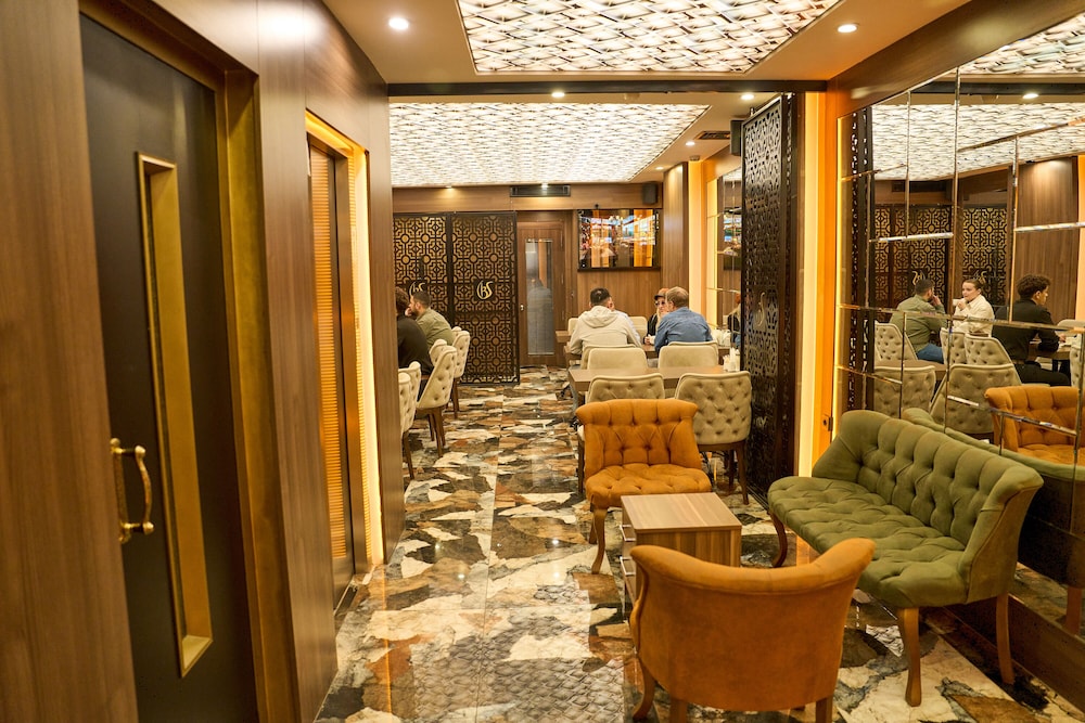 Bonne Sante Hotel 4